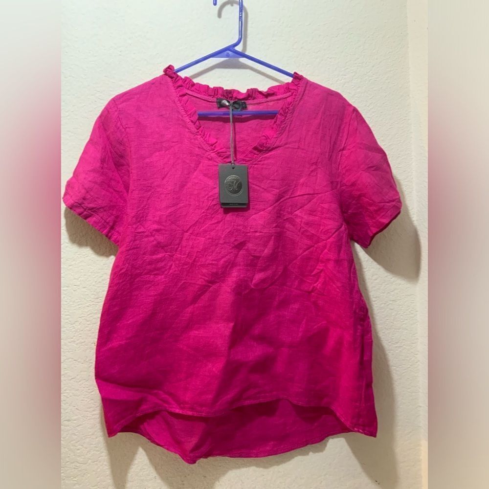 New with tags M Made in Italy  Linen Top Size S Fushia